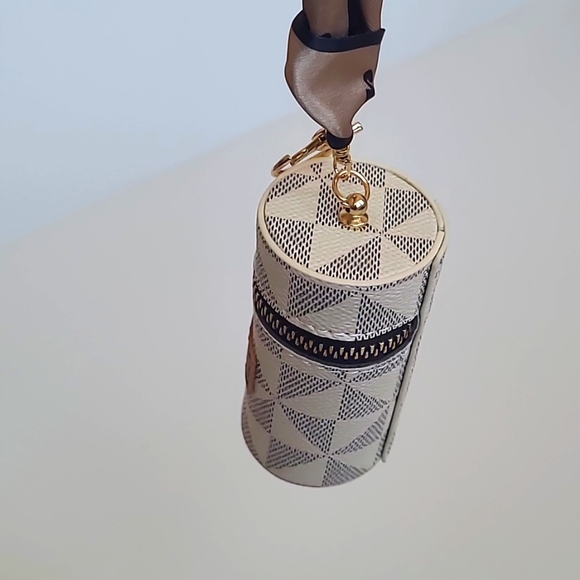 Mini Coin Purse 2x4 - Picture 5 of 5